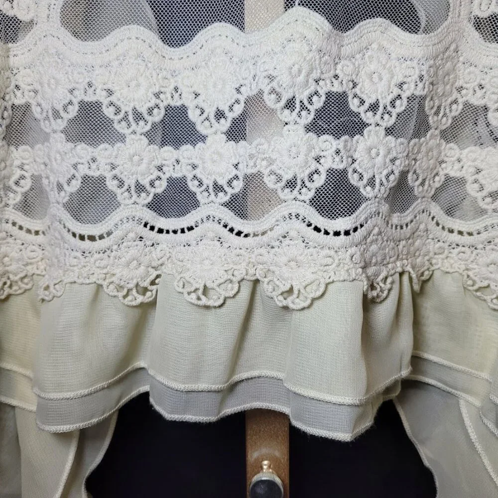 Umgee Women's Boho Style Lace Ruffle Crop Vest S/M - Picture 8 of 10